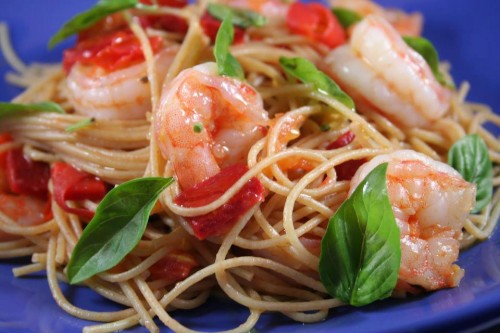 cucina, ricette, primi piatti , spaghetti ai gamberi e peperoni, peperoni, gamberi, primi con pesce, 