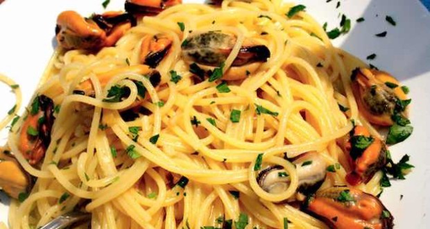 spaghetti-cozze-in-bianco-620x330